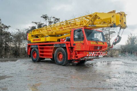 Mobile Cranes, Crawler Cranes, HIAB - Bob Francis Crane Hire